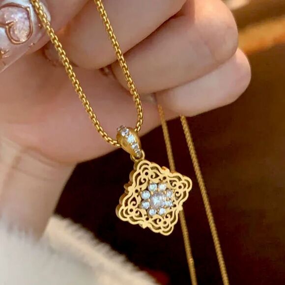 XMAS SALE 18k Stamped Gold Filled Vintage Victorian Crystal Clover Necklace - Picture 4 of 8